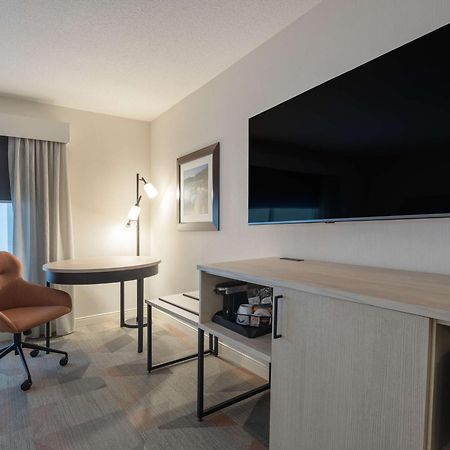 Hampton Inn & Suites By Hilton Монктон Экстерьер фото