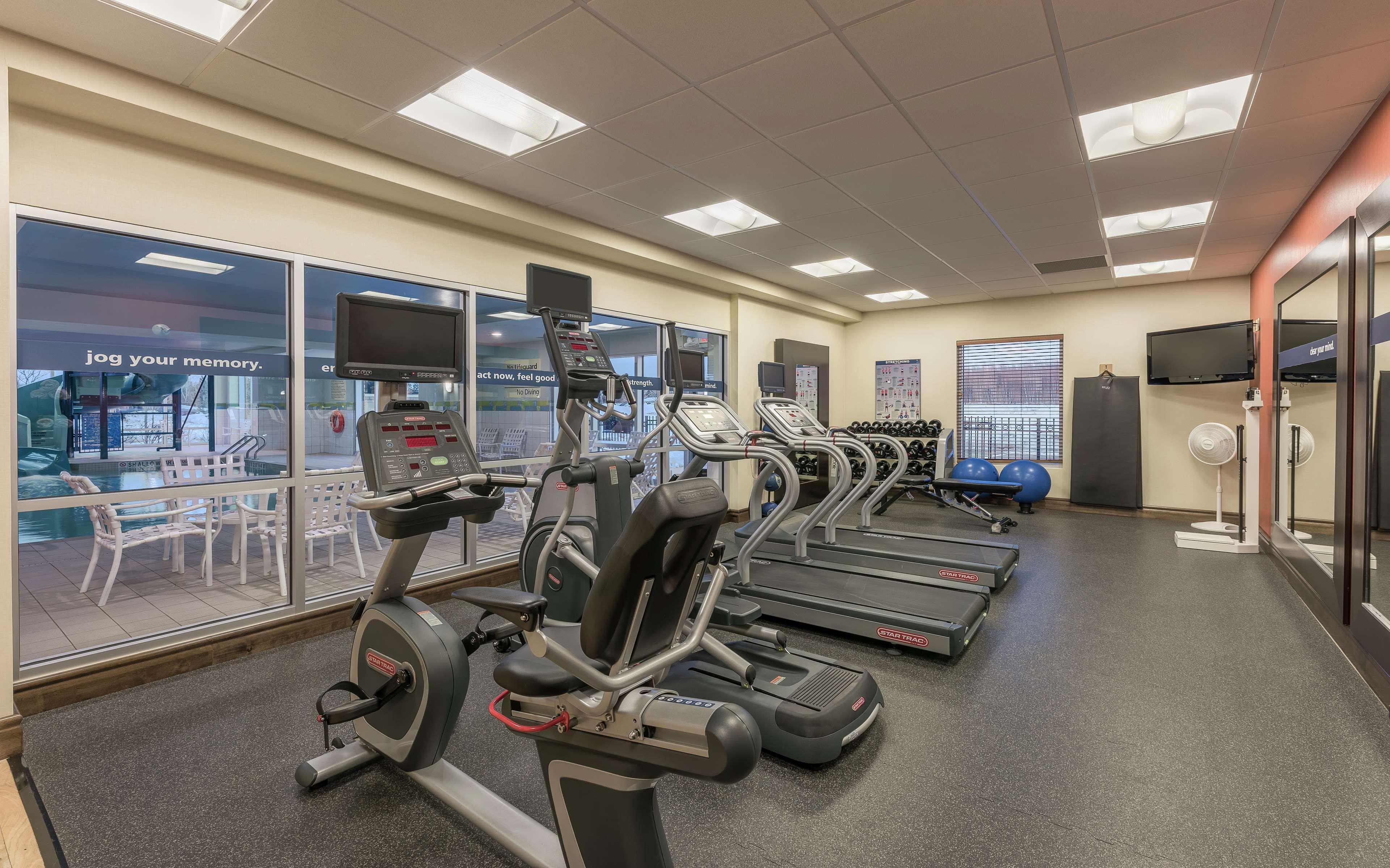 Hampton Inn & Suites By Hilton Монктон Экстерьер фото