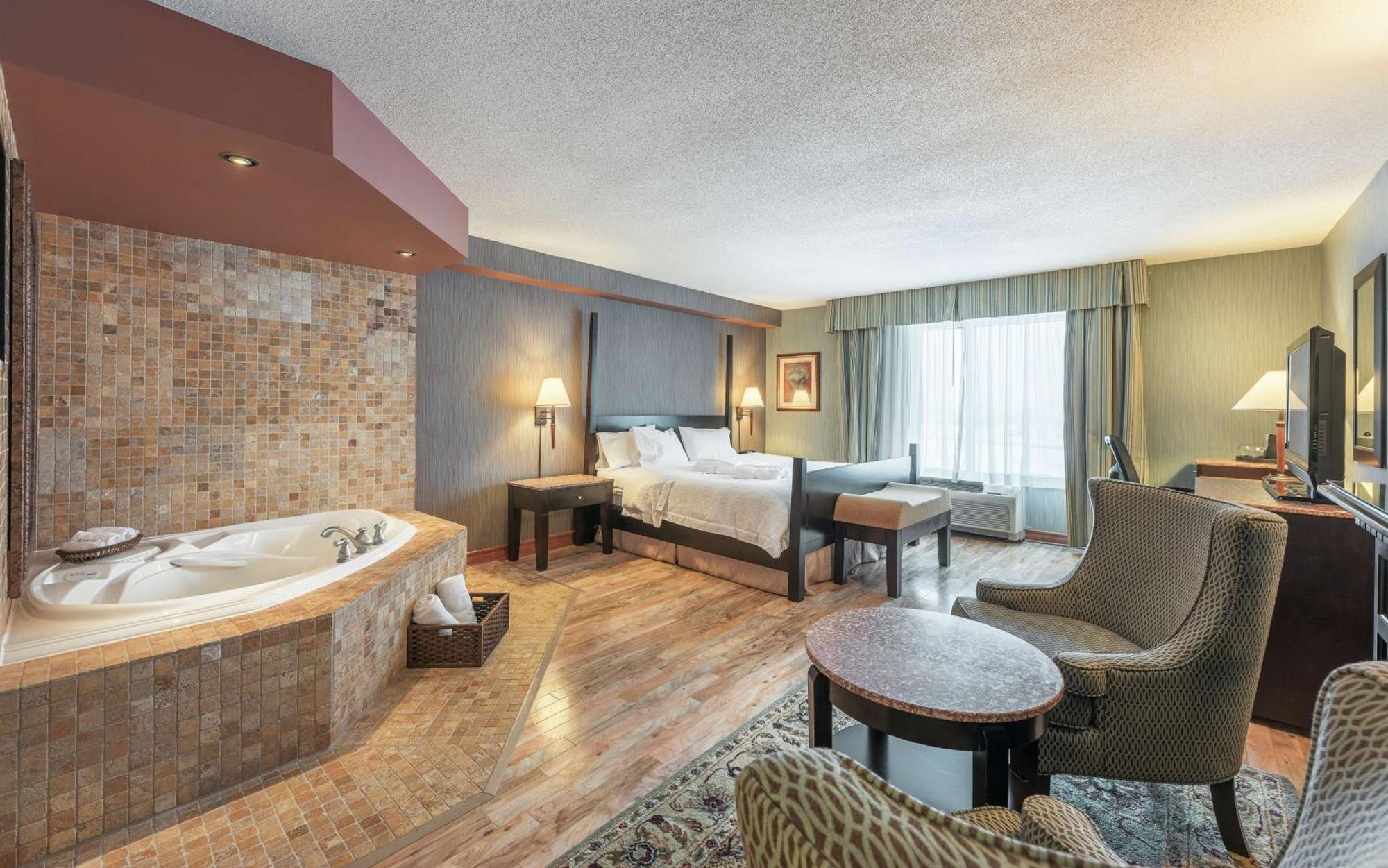 Hampton Inn & Suites By Hilton Монктон Экстерьер фото