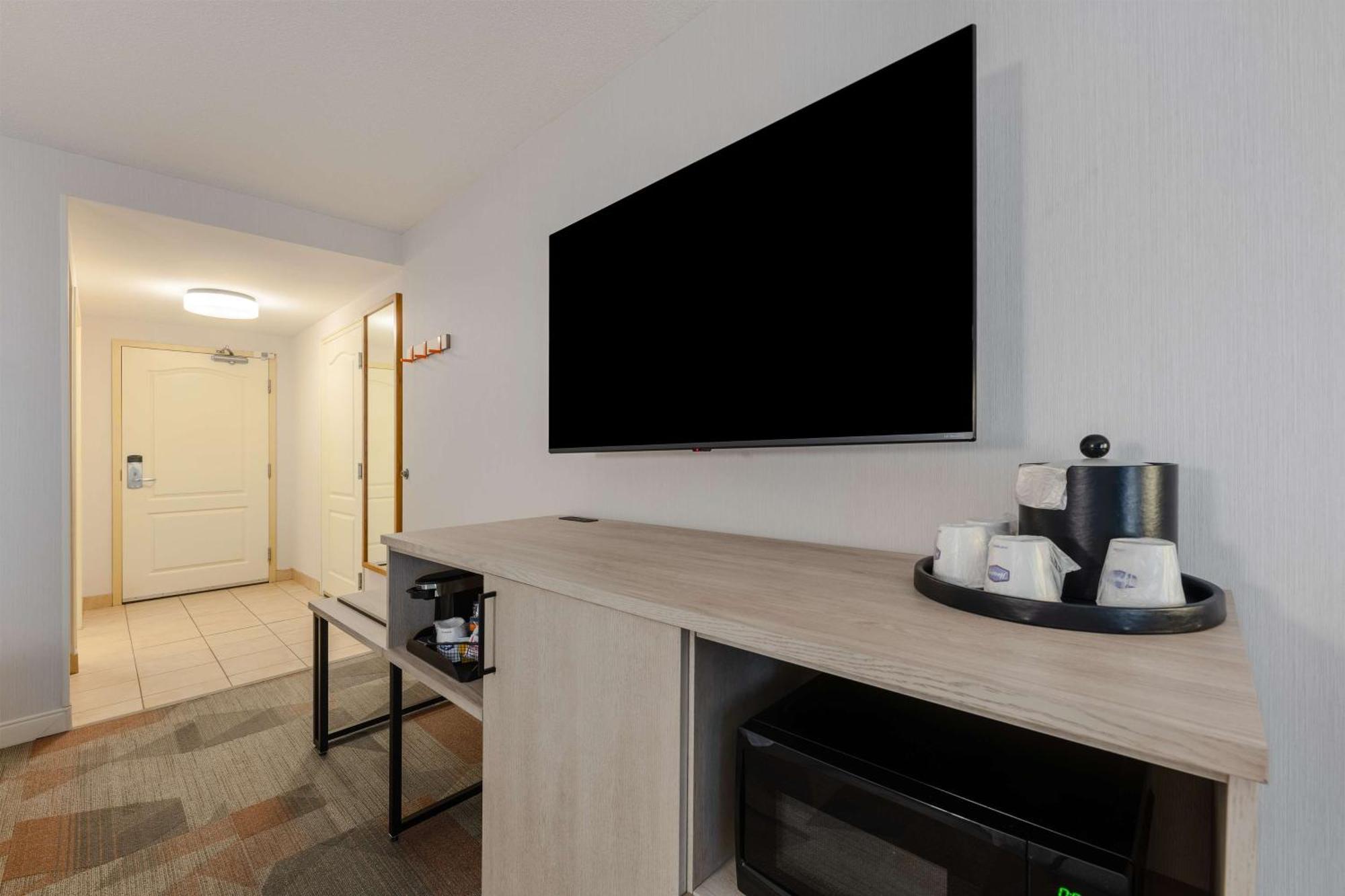 Hampton Inn & Suites By Hilton Монктон Экстерьер фото