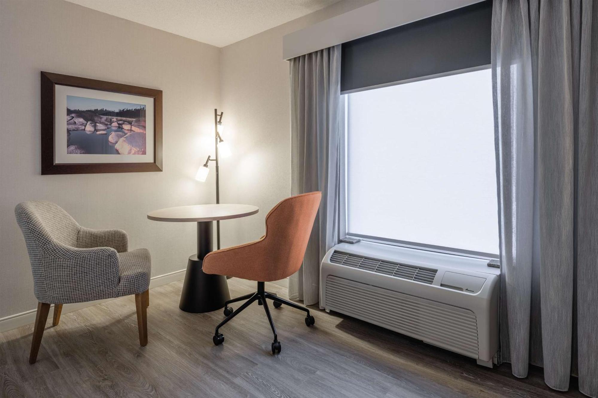 Hampton Inn & Suites By Hilton Монктон Экстерьер фото