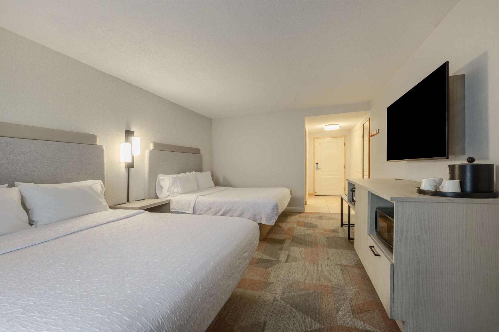 Hampton Inn & Suites By Hilton Монктон Экстерьер фото
