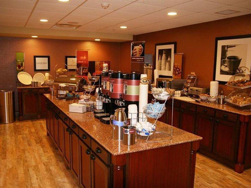 Hampton Inn & Suites By Hilton Монктон Экстерьер фото
