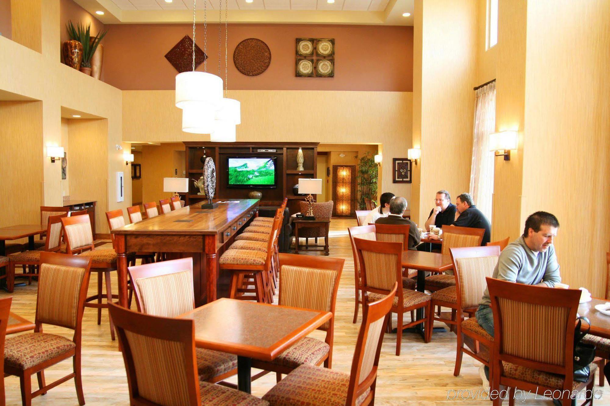 Hampton Inn & Suites By Hilton Монктон Ресторан фото