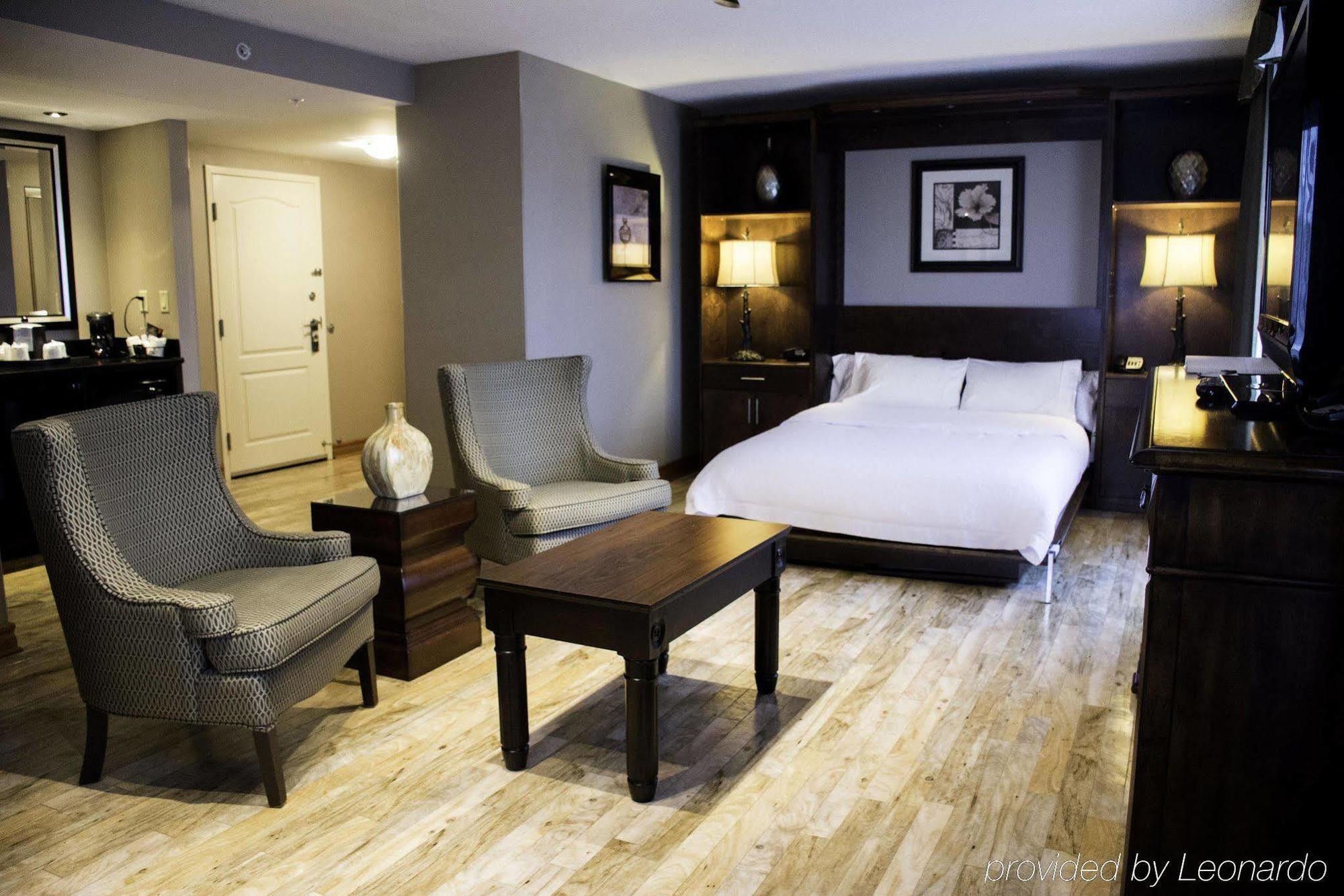Hampton Inn & Suites By Hilton Монктон Экстерьер фото